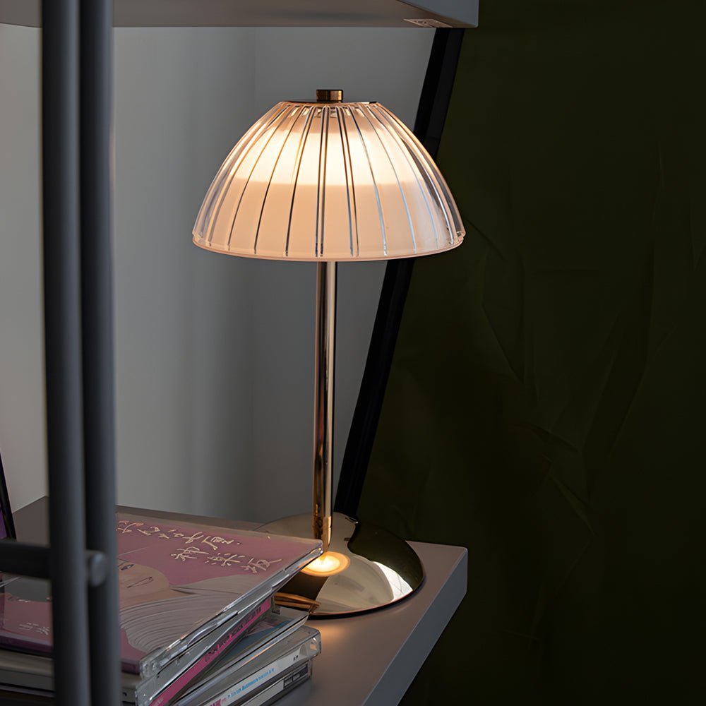 Lampe de table en laiton brossé, alimentée par piles, à LED