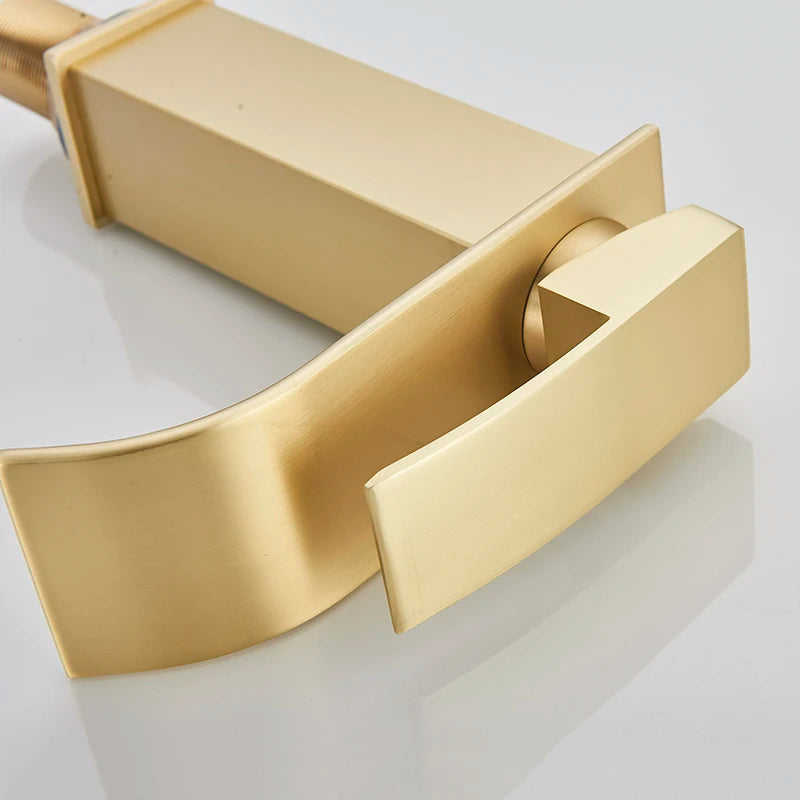 torneira banheiro, torneira do banheiro, torneira monocomando banheiro, torneira de pia banheiro, torneira gourmet banheiro, torneira dourada para banheiro,