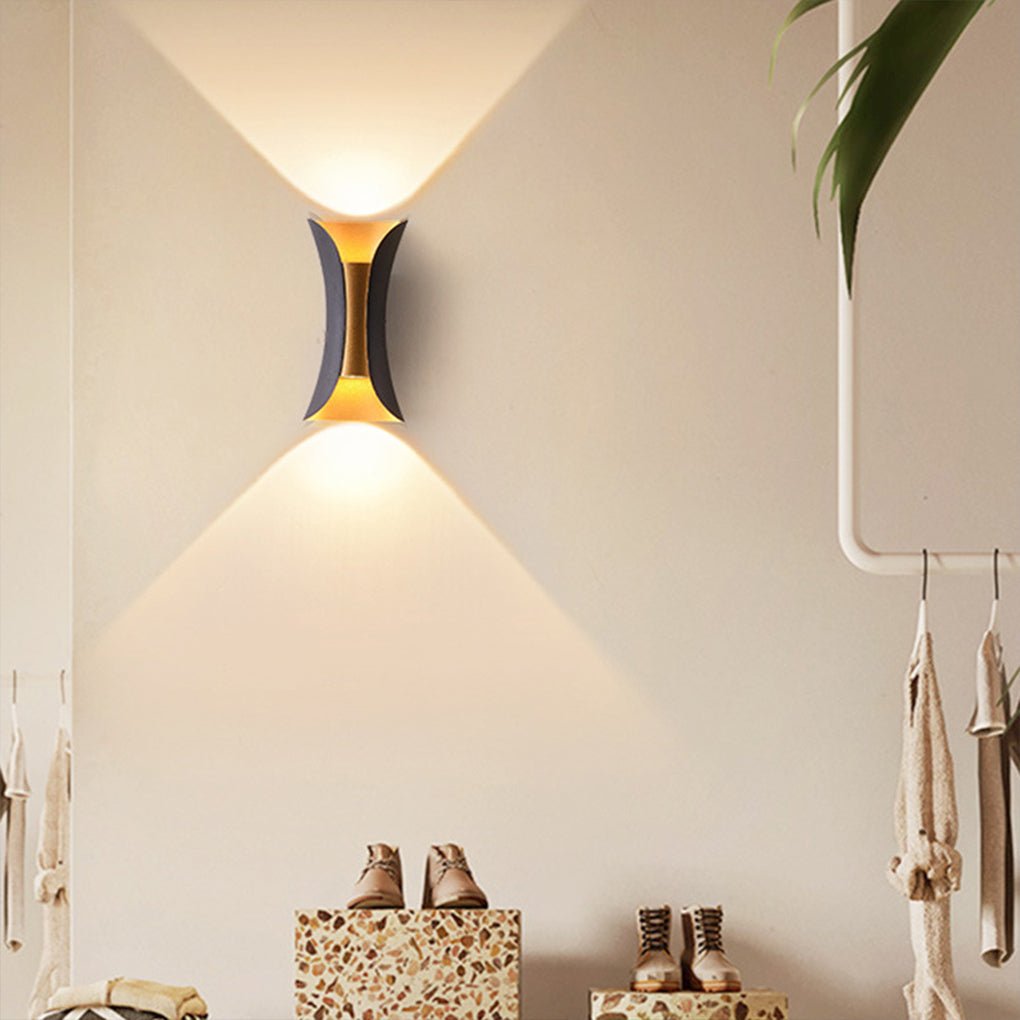 Appliques murales extérieures modernes et étanches à LED incurvées avec éclairage vers le haut et vers le bas