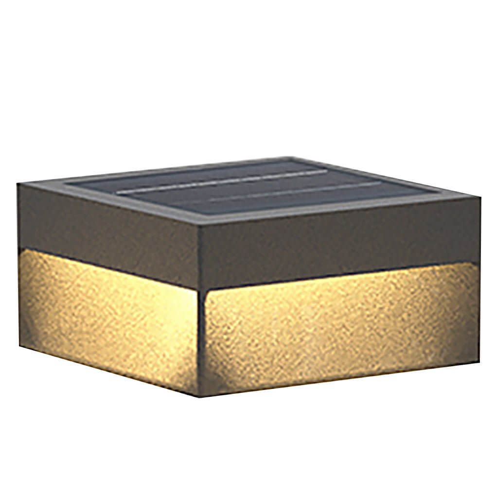 Lampes solaires carrées étanches modernes pour poteaux de clôture extérieurs.